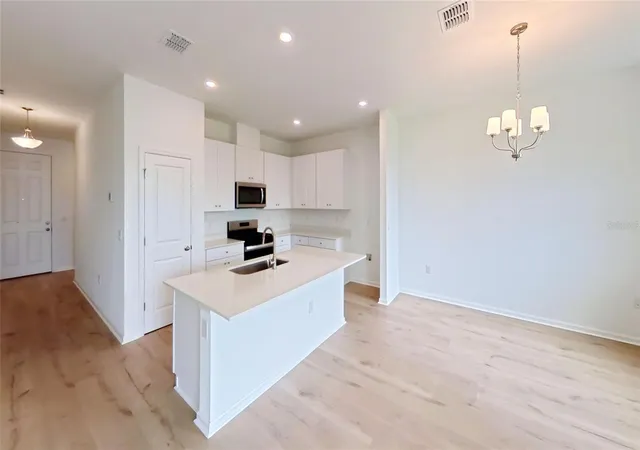 4th image of 6205 Sanders Grove Cir, Okahumpka, FL 34762 | MLS# G5113773