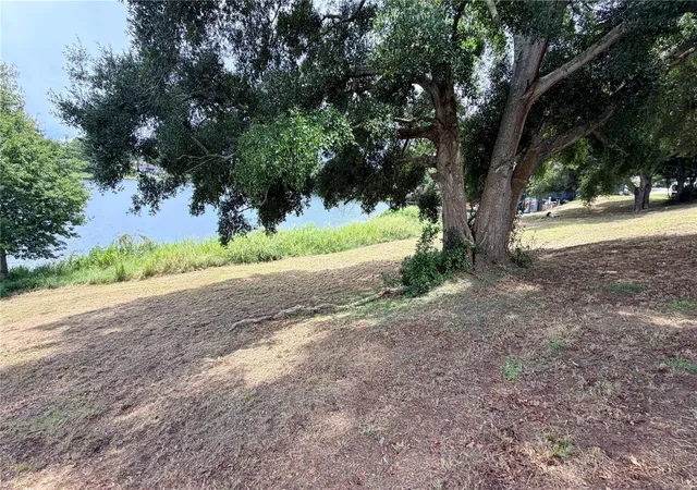 2nd image of 0 S Lakeshore Ct, Eustis, FL 32726 | MLS# O6416869