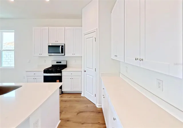 3rd image of 6217 Sanders Grove Cir, Okahumpka, FL 34762 | MLS# G5113912