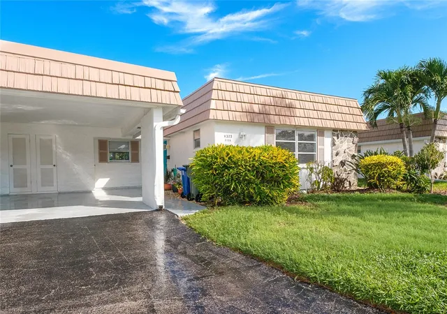 Photo 1 of Sale Pending at 2126 Riverbluff Pkwy #V323, Sarasota, FL 34231 | MLS# A4697397 | Listing updated on 2026-09-04