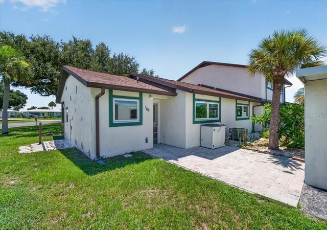 4th image of 166 Circlewood Dr #101, Venice, FL 34293 | MLS# A4697468