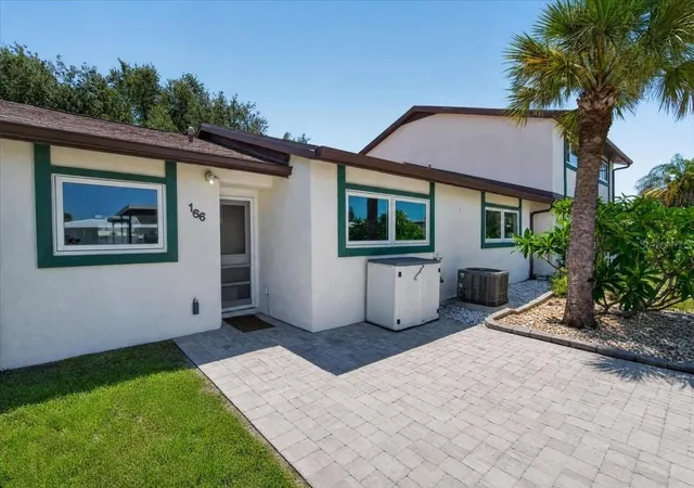 5th image of 166 Circlewood Dr #101, Venice, FL 34293 | MLS# A4697468