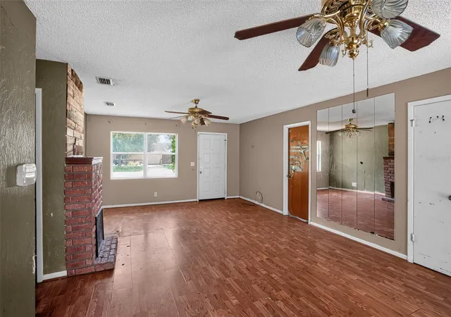 Photo 2 of Sale Pending at 4340 NE 25th Terrace, Ocala, FL 34479 | MLS# C7527531 | Listing updated on 2026-08-26
