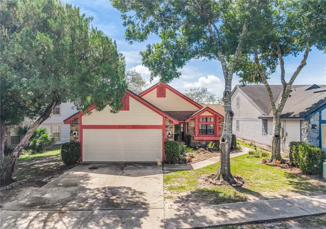 2nd image of 9939 Aloma Bend Ln, Oviedo, FL 32765 | MLS# O6418475