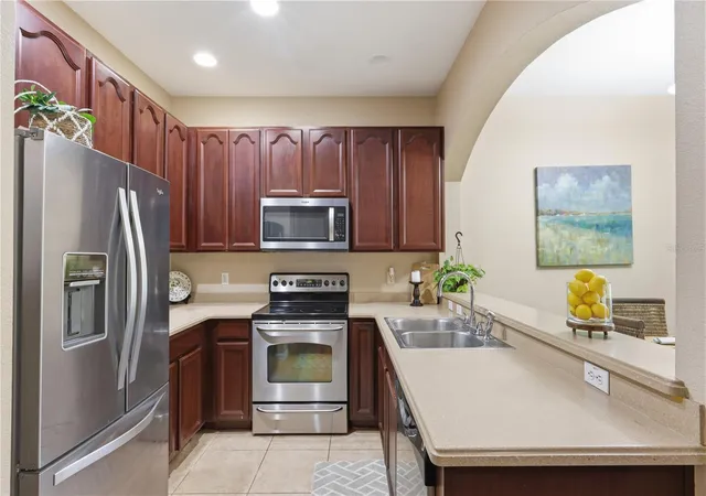 Photo 2 of Townhouse for sale at 10291 Park Cmns Dr, Orlando, FL 32832 | MLS# O6418618 | Listing updated on 2026-08-18