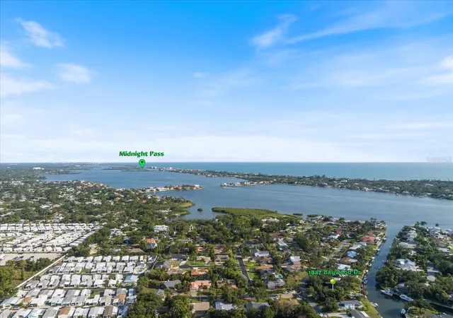 Photo 3 of Single family home for sale at 1827 Baywood Dr, Sarasota, FL 34231 | MLS# A4697757 | Listing updated on 2026-08-17