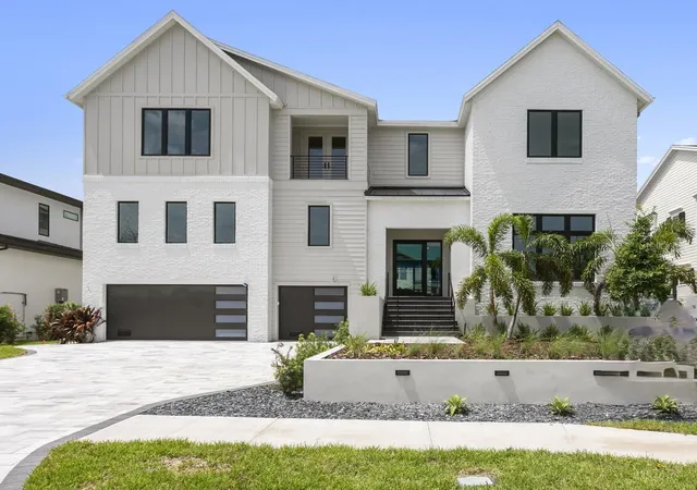 Photo 2 of Mansion for sale at 5023 W Dante Ave, Tampa, FL 33629 | MLS# TB8522126 | Listing updated on 2026-08-30