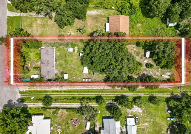 Photo 2 of Manufactured home for sale at 6236 Springwoods Ln, Lakeland, FL 33811 | MLS# L4963000 | Listing updated on 2026-09-03