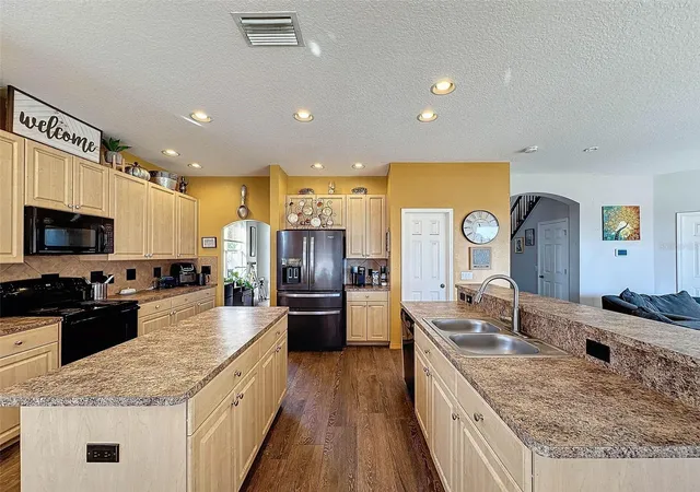 Photo 5 of Single family home for sale at 4165 Copper Hl Dr, Spring Hill, FL 34609 | MLS# W7887029 | Listing updated on 2026-08-24