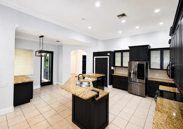 Photo 4 of Single family home for sale at 2325 Chesterfield Cir, Lakeland, FL 33813 | MLS# L4963064 | Listing updated on 2026-08-28