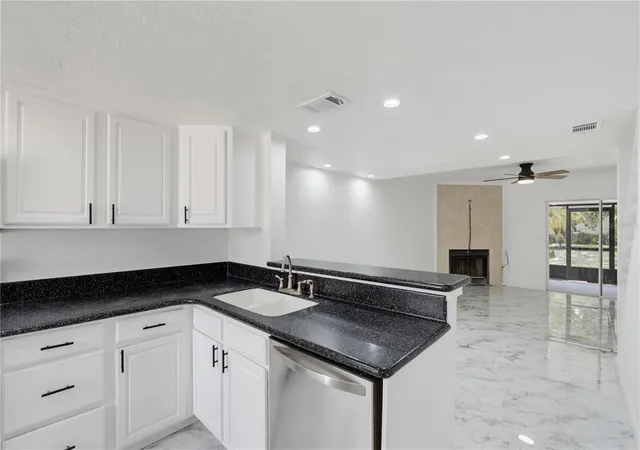 Photo 3 of Townhouse for sale at 6661 121st Avenue #G, Largo, FL 33773 | MLS# TB8524005 | Listing updated on 2026-09-25