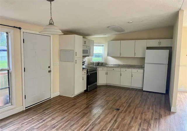 Photo 3 of Manufactured home for sale at 14152 SE 59th Avenue, Summerfield, FL 34491 | MLS# G5114409 | Listing updated on 2026-08-22