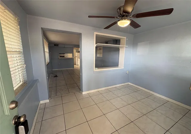 4th image of 4920 45Th Ave N, Saint Petersburg, FL 33709 | MLS# A4698450