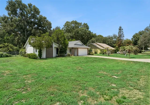 2nd image of 4160 Wood Dr, Mount Dora, FL 32757 | MLS# G5114426