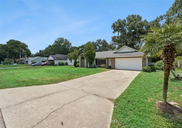 3rd image of 4160 Wood Dr, Mount Dora, FL 32757 | MLS# G5114426