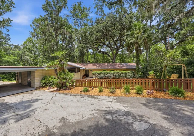 2nd image of 1732 Nw 8th Ave, Gainesville, FL 32603 | MLS# GC541569