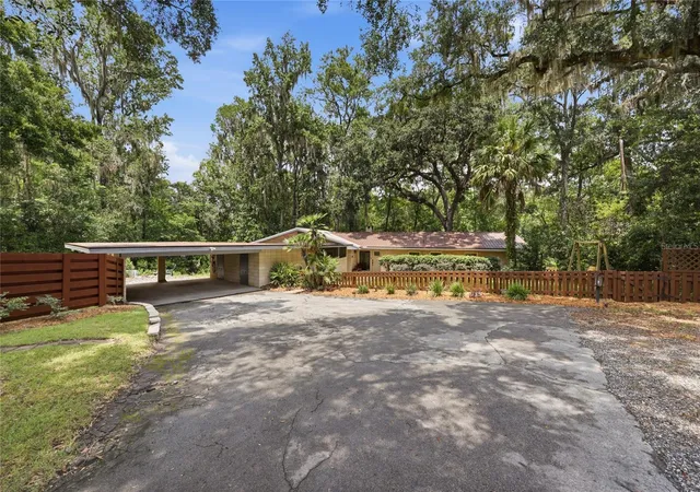 Photo 3 of Single family home for sale at 1732 NW 8th Avenue, Gainesville, FL 32603 | MLS# GC541569 | Listing updated on 2026-09-02