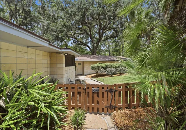 Photo 4 of Single family home for sale at 1732 NW 8th Avenue, Gainesville, FL 32603 | MLS# GC541569 | Listing updated on 2026-09-02