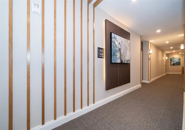 Listing Photo 5 - Condo for sale in building located at 7521 Laureate Blvd, Orlando, FL 32827 - Unit #5208
