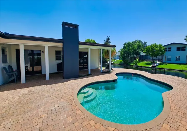 Photo 2 of Single family home for sale at 2400 Lauderdale Ct, Orlando, FL 32805 | MLS# O6421364 | Listing updated on 2026-09-06