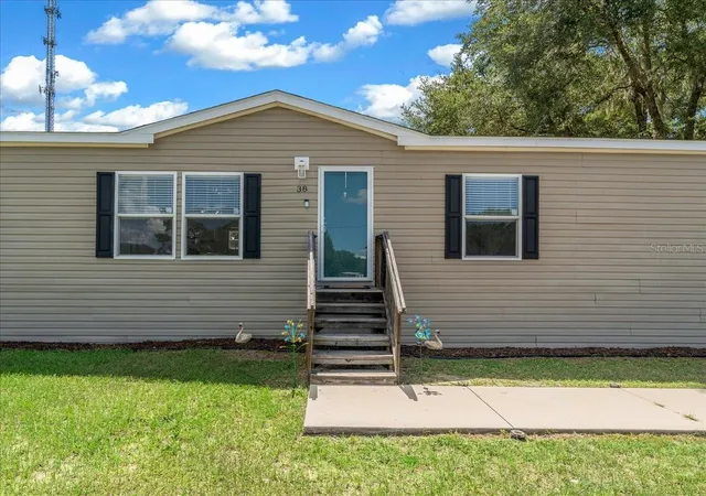 Photo 4 of Manufactured home for sale at 38 SE 70th Circle, Ocala, FL 34472 | MLS# OM727723 | Listing updated on 2026-08-20