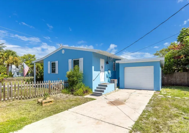 Photo 1 of Single family home for sale at 301 Granada St, Fort Pierce, FL 34949 | MLS# O6421733 | Listing updated on 2026-09-04