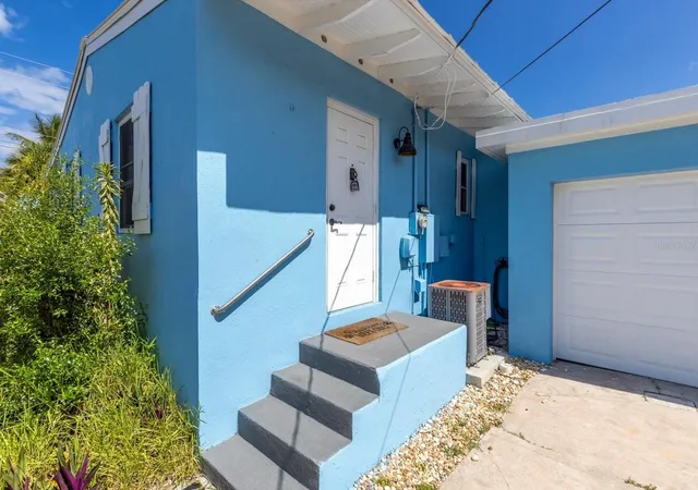 Photo 3 of Single family home for sale at 301 Granada St, Fort Pierce, FL 34949 | MLS# O6421733 | Listing updated on 2026-09-04