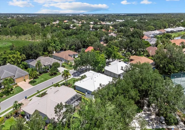 Photo 3 of Single family home for sale at 288 Venice Golf Clb Dr, Venice, FL 34292 | MLS# N6144911 | Listing updated on 2026-08-29