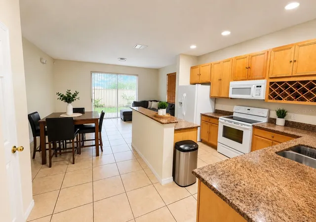 Photo 4 of Townhouse for sale at 7601 Acklins Rd, Kissimmee, FL 34747 | MLS# S5152952 | Listing updated on 2026-08-28