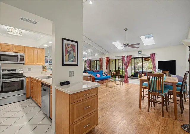 2nd image of 1206 Palm Dr, Tarpon Springs, FL 34689 | MLS# TB8525549