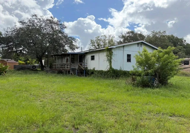 Photo 2 of Manufactured home for sale at 5585 Lake Lizzie Dr, Saint Cloud, FL 34771 | MLS# S5152974 | Listing updated on 2026-08-18