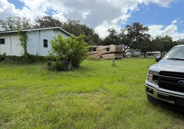 Photo 3 of Manufactured home for sale at 5585 Lake Lizzie Dr, Saint Cloud, FL 34771 | MLS# S5152974 | Listing updated on 2026-08-18