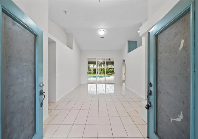Photo 3 of Single family home for sale at 555 Park Ests Sq, Venice, FL 34293 | MLS# A4699017 | Listing updated on 2026-08-26