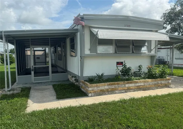 Photo 1 of Manufactured home for sale at 37309 8th Avenue #161, Zephyrhills, FL 33542 | MLS# TB8525974 | Listing updated on 2026-08-19