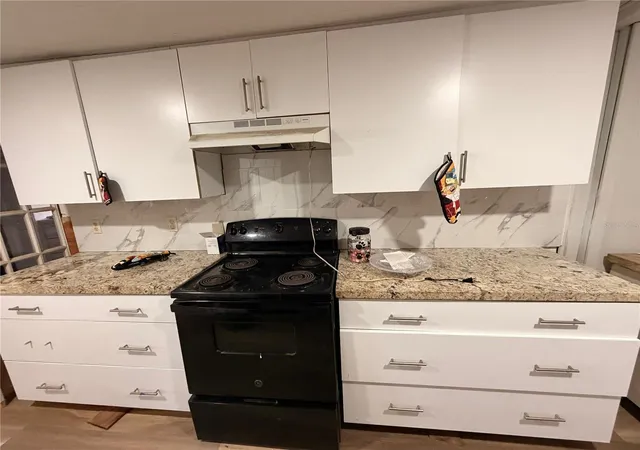 2nd image of 517 Oak St, Auburndale, FL 33823 | MLS# O6422400
