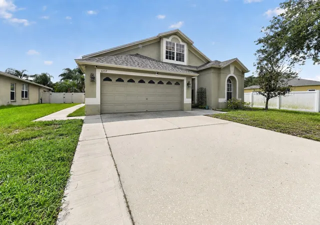 Photo 1 of Single family home for sale at 6717 Guilford Crst Dr, Apollo Beach, FL 33572 | MLS# O6422544 | Listing updated on 2026-09-30