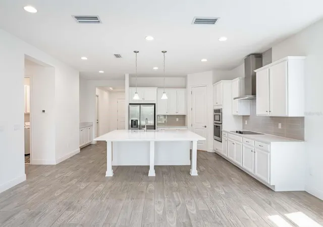 5th image of 13355 Bromborough Dr, Orlando, FL 32832 | MLS# O6422594