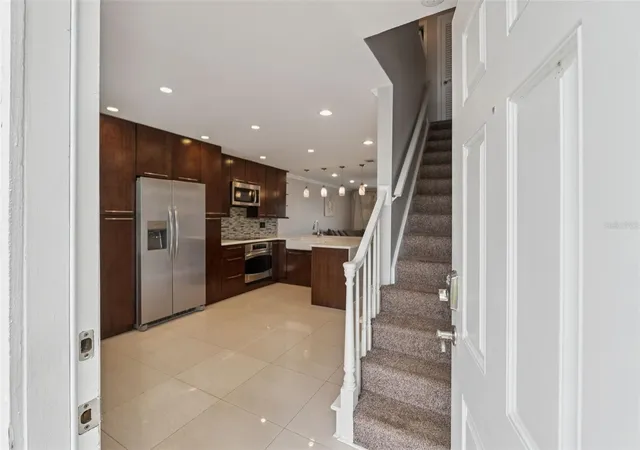 Photo 3 of Condo for sale at 4779 Coquina Key Dr Se, Saint Petersburg, FL 33705 | MLS# G5114736 | Listing updated on 2026-08-21