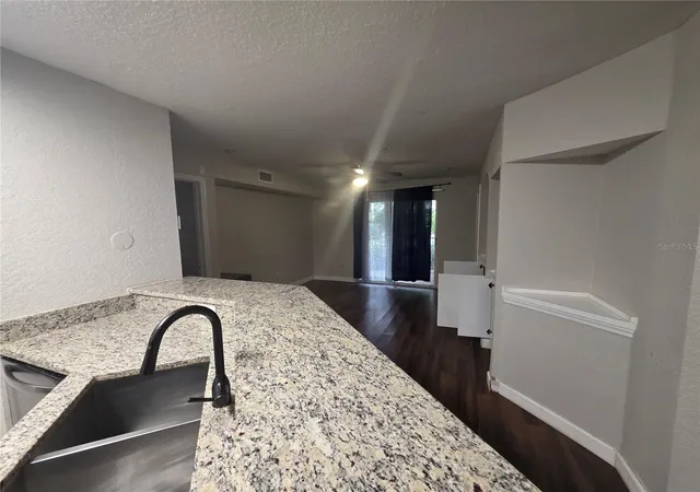 3rd image of 827 Camargo Wy, Altamonte Springs, FL 32714