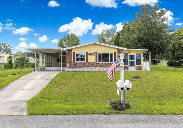Photo 1 of Single family home for sale at 9050 Sw 101 Street Ln, Ocala, FL 34481 | MLS# OM728031 | Listing updated on 2026-08-29
