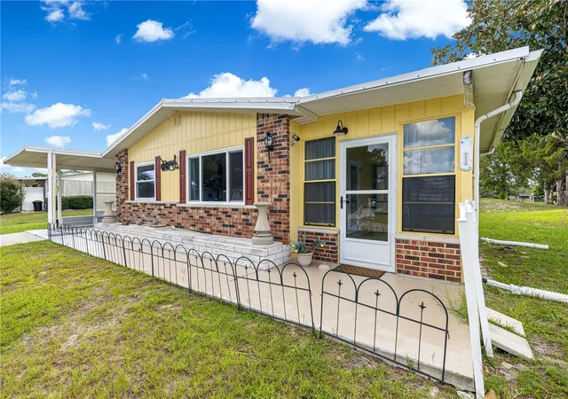Photo 2 of Single family home for sale at 9050 Sw 101 Street Ln, Ocala, FL 34481 | MLS# OM728031 | Listing updated on 2026-08-29