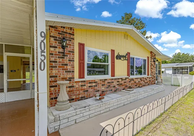 Photo 3 of Single family home for sale at 9050 SW 101 Street Ln, Ocala, FL 34481 | MLS# OM728031 | Listing updated on 2026-08-29