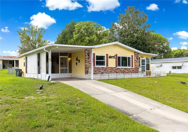 Photo 4 of Single family home for sale at 9050 SW 101 Street Ln, Ocala, FL 34481 | MLS# OM728031 | Listing updated on 2026-08-29