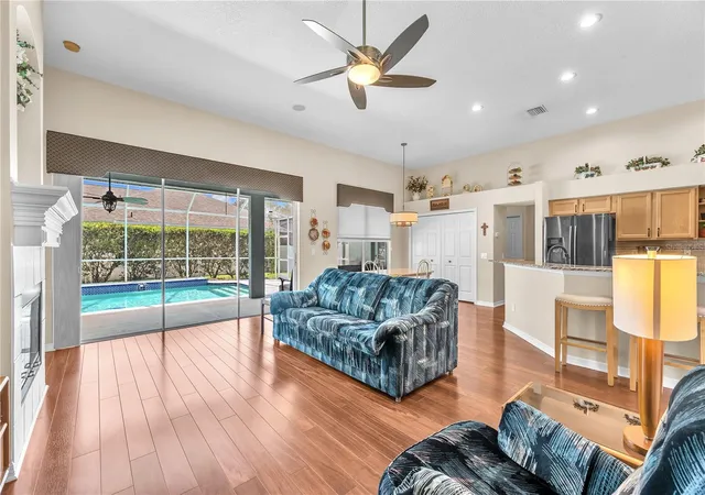 3rd image of 2219 Longmore Cir, Valrico, FL 33596 | MLS# TB8526586