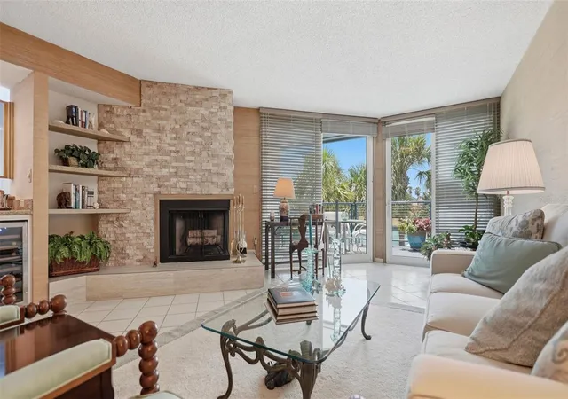 Listing Photo 3 - Condo for sale in building located at 910 Pinellas Bayway S, St. Petersburg, FL 33715 - Unit #201