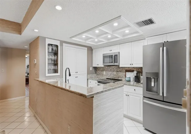Listing Photo 4 - Condo for sale in building located at 910 Pinellas Bayway S, St. Petersburg, FL 33715 - Unit #201