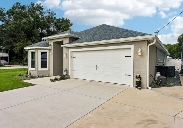 Photo 3 of Single family home for sale at 12244 SE 86th Court, Belleview, FL 34420 | MLS# O6423089 | Listing updated on 2026-09-06