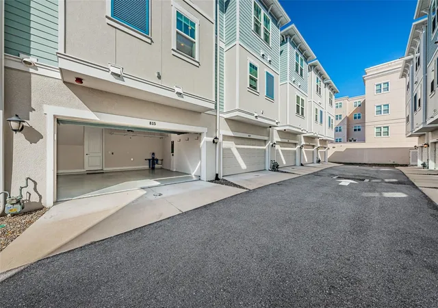 2nd image of 815 Burlington Ave N, Saint Petersburg, FL 33701 | MLS# TB8526759