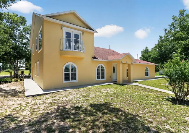 Photo 3 of Single family home for sale at 3830 Griffin View Dr, Lady Lake, FL 32159 | MLS# O6423193 | Listing updated on 2026-08-26