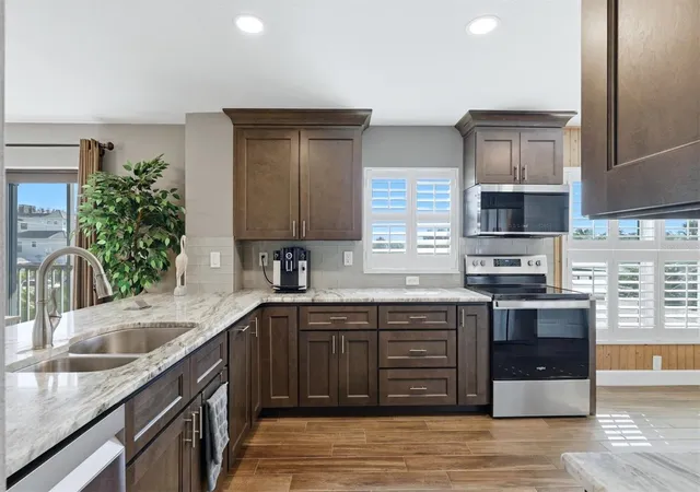 Photo 2 of Condo for sale at 1001 Benjamin Franklin Dr #206, Sarasota, FL 34236 | MLS# A4699522 | Listing updated on 2026-08-23